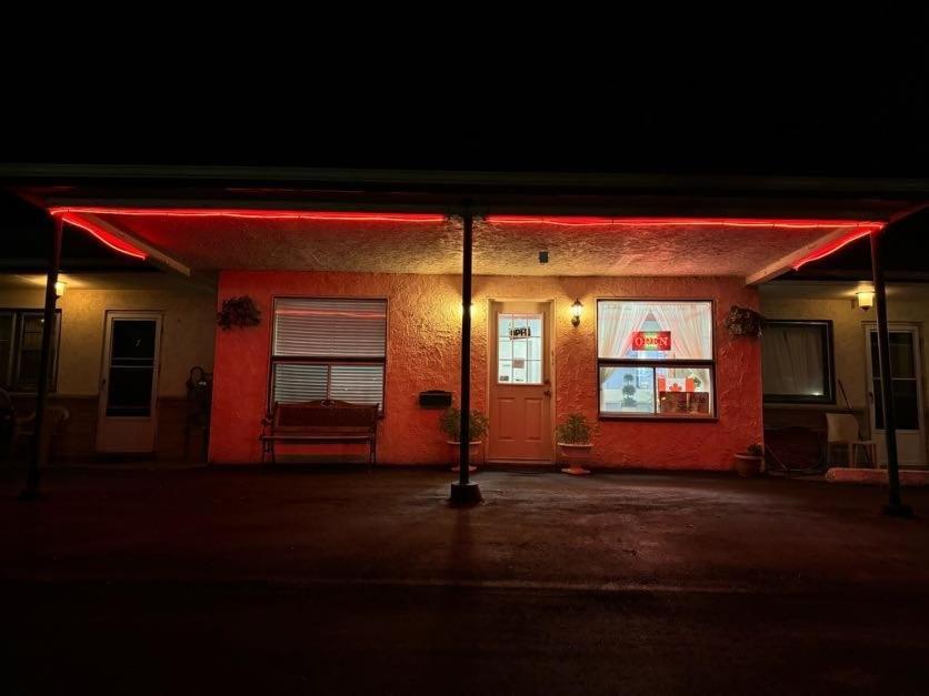 Holiday Motel Orillia Kültér fotó
